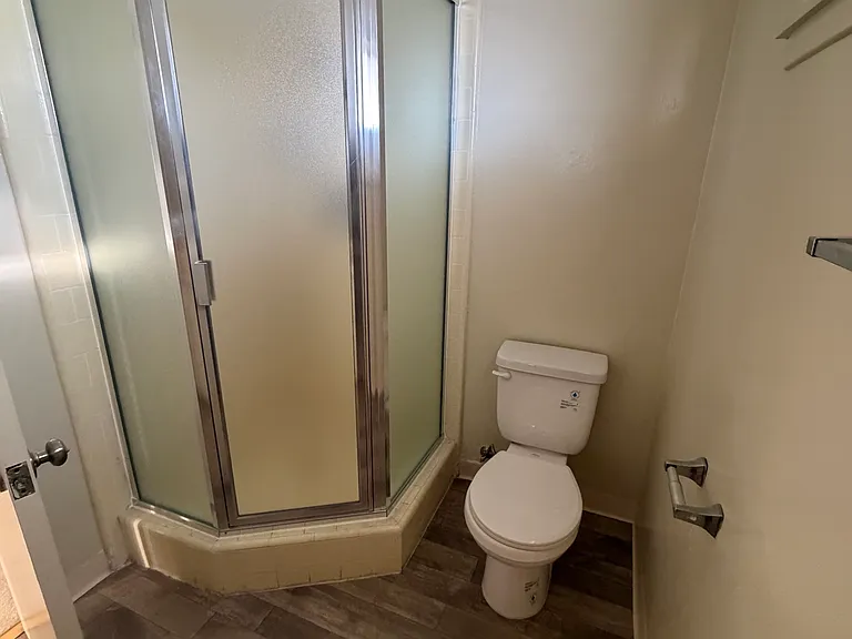 928 W Huntington Dr #A — Photo 5