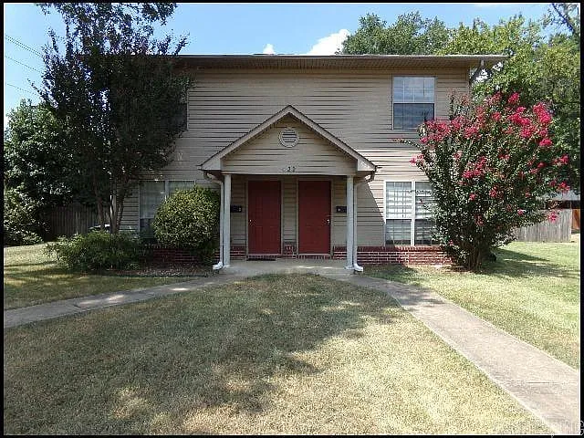 2 bed, 1.5 bath, 1088 sqft, $1,000 — Photo 2