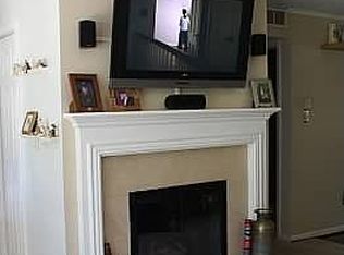 28058 Quail Hollow Rd, Farmington Hills, MI 48331