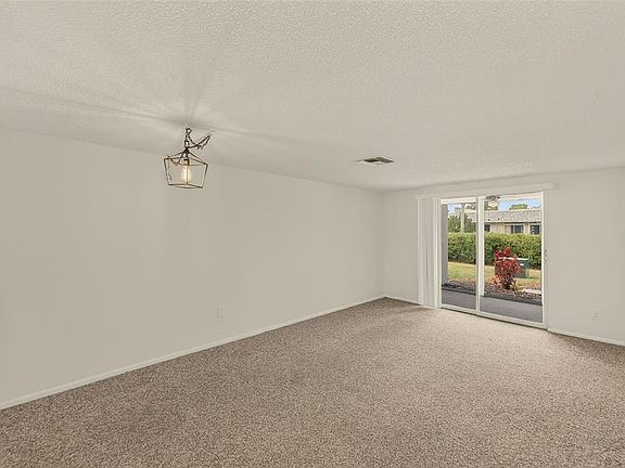 3rd image of 3422 Trophy Blvd