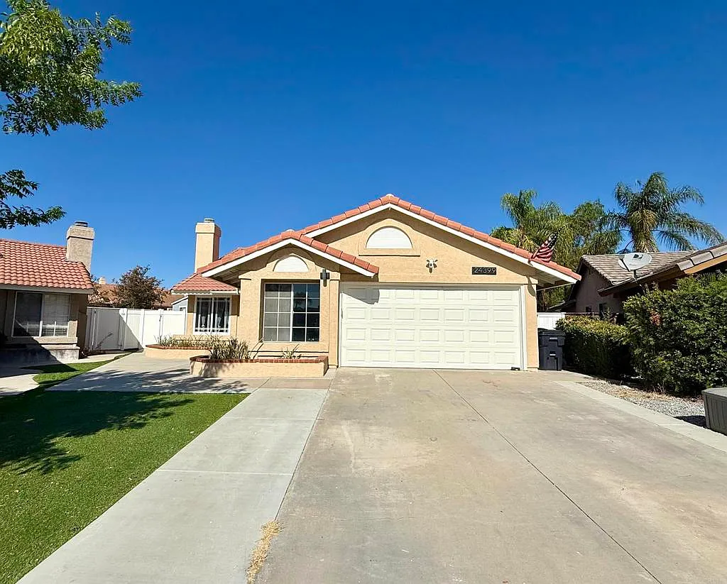 3 bed, 1370 sqft, $3,600 — Photo 1