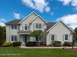 118 Blossom Ln, Valatie, NY 12184