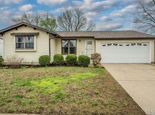 1226 Kings Trail Ln, Fenton, MO