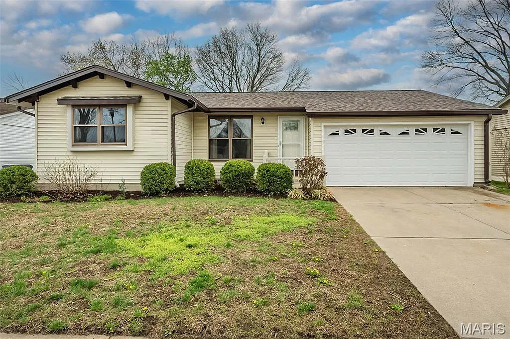 1226 Kings Trail Ln photo 1