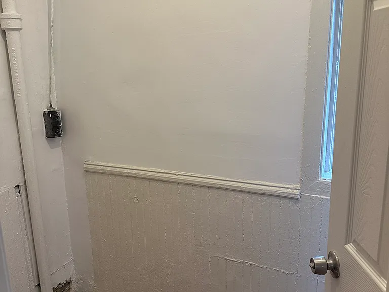 46 Gesler St #2 — Photo 4