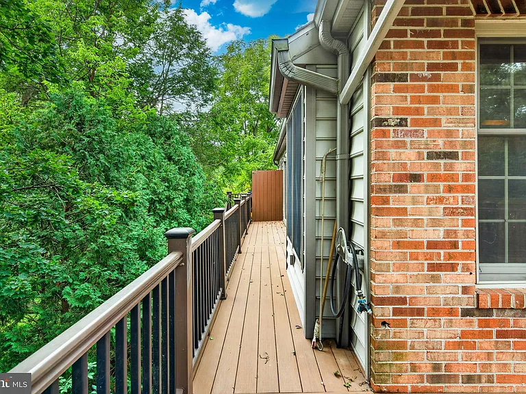 42 Kitty Ln — Photo 12
