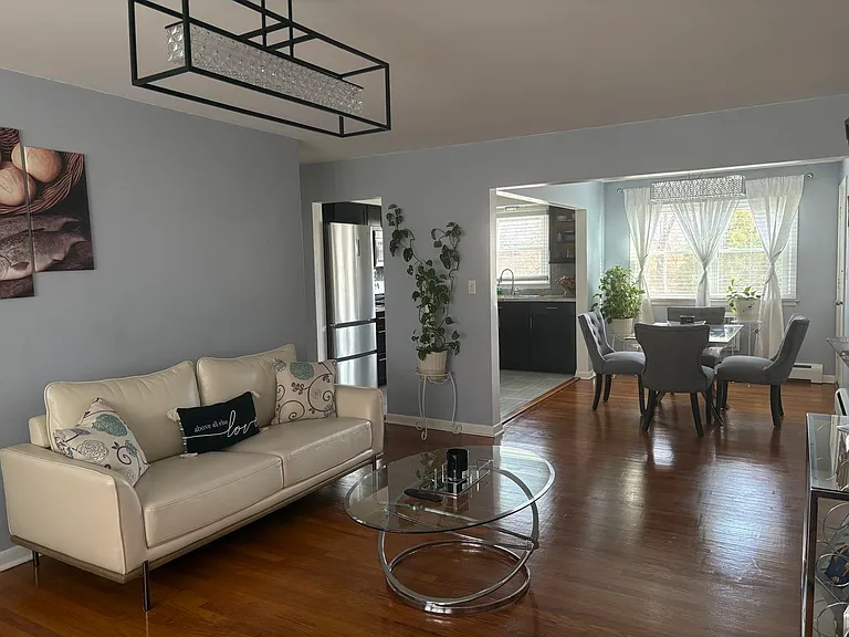 2331 N Sayre Ave #2D — Photo 2
