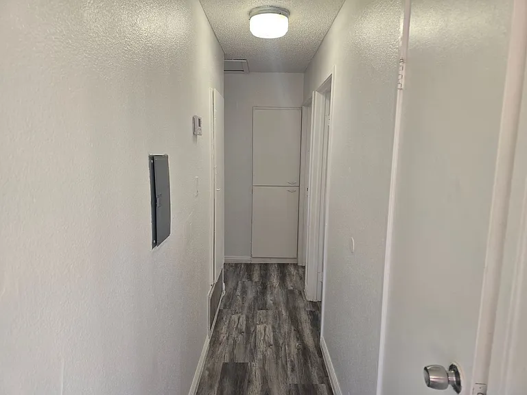 1724 Breckenwood Ct — Photo 43