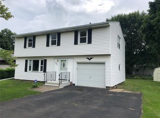 536 Fetzner Rd, Rochester, NY 14626