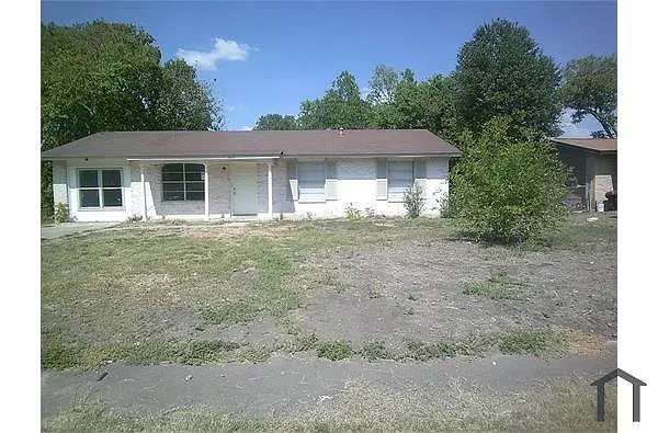 Building Photo - 5051 Guinevere Dr
