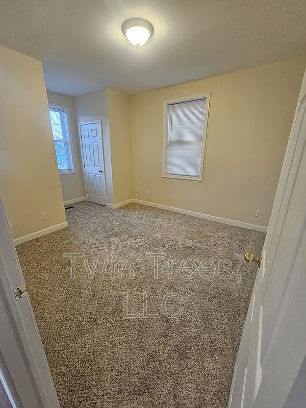 2 bed, 1.0 bath, 1100 sqft, $1,250 — Photo 3