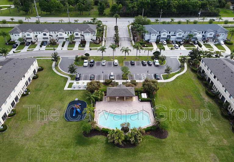 2210 Seven Oaks Dr — Photo 8