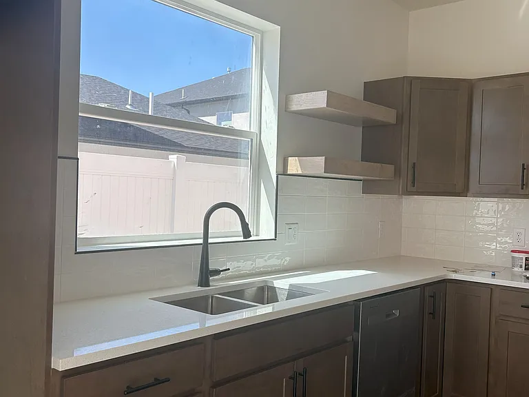 2457B Ross Rd — Photo 4