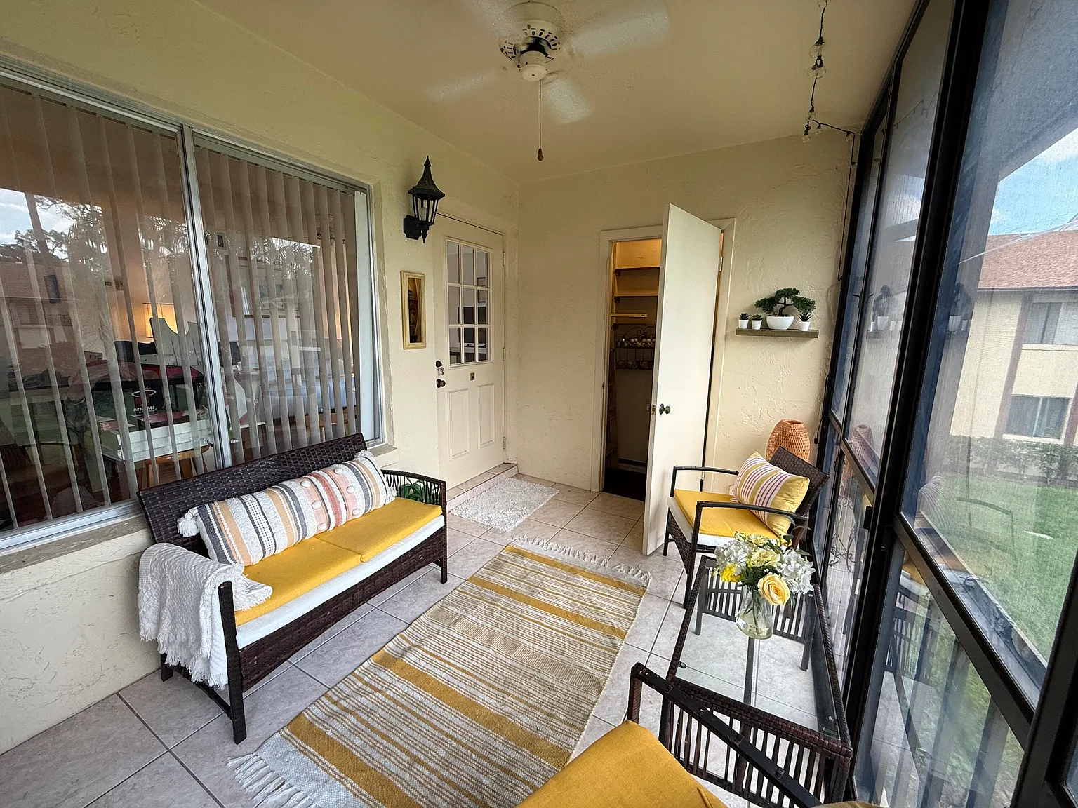 2 bed, 1.5 bath, 937 sqft, $1,800 — Photo 4