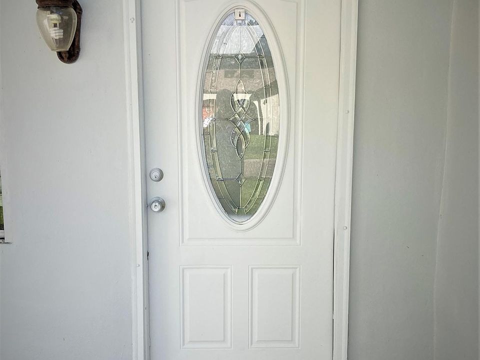 1st image of 115 Coral Dr