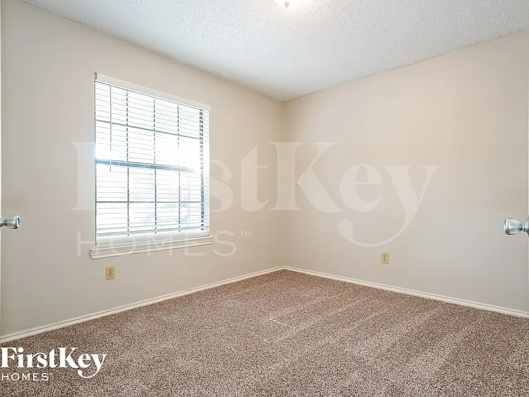 4742 Cornflower Dr — Photo 15