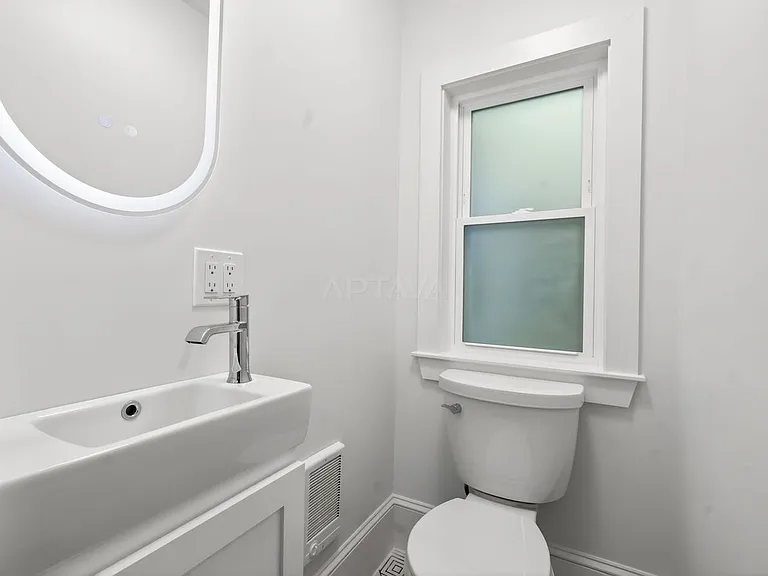 112 Woodstock St #2 — Photo 4