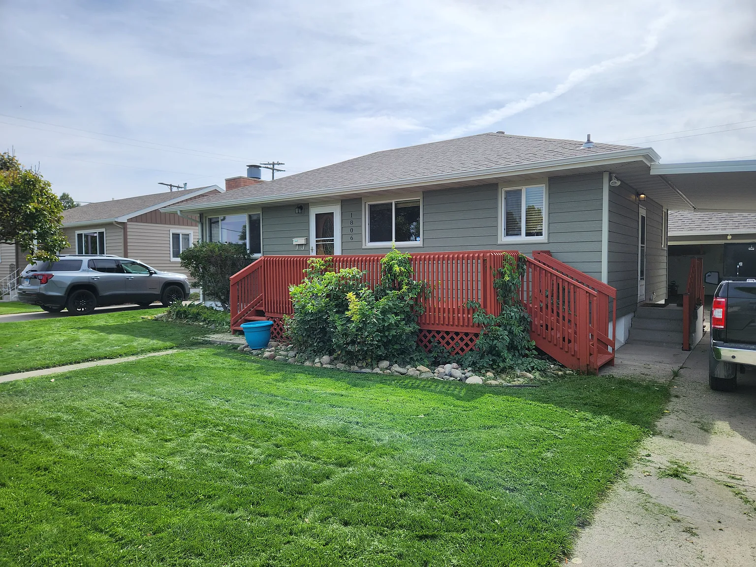 4 bed, 1728 sqft, $2,100 — Photo 2