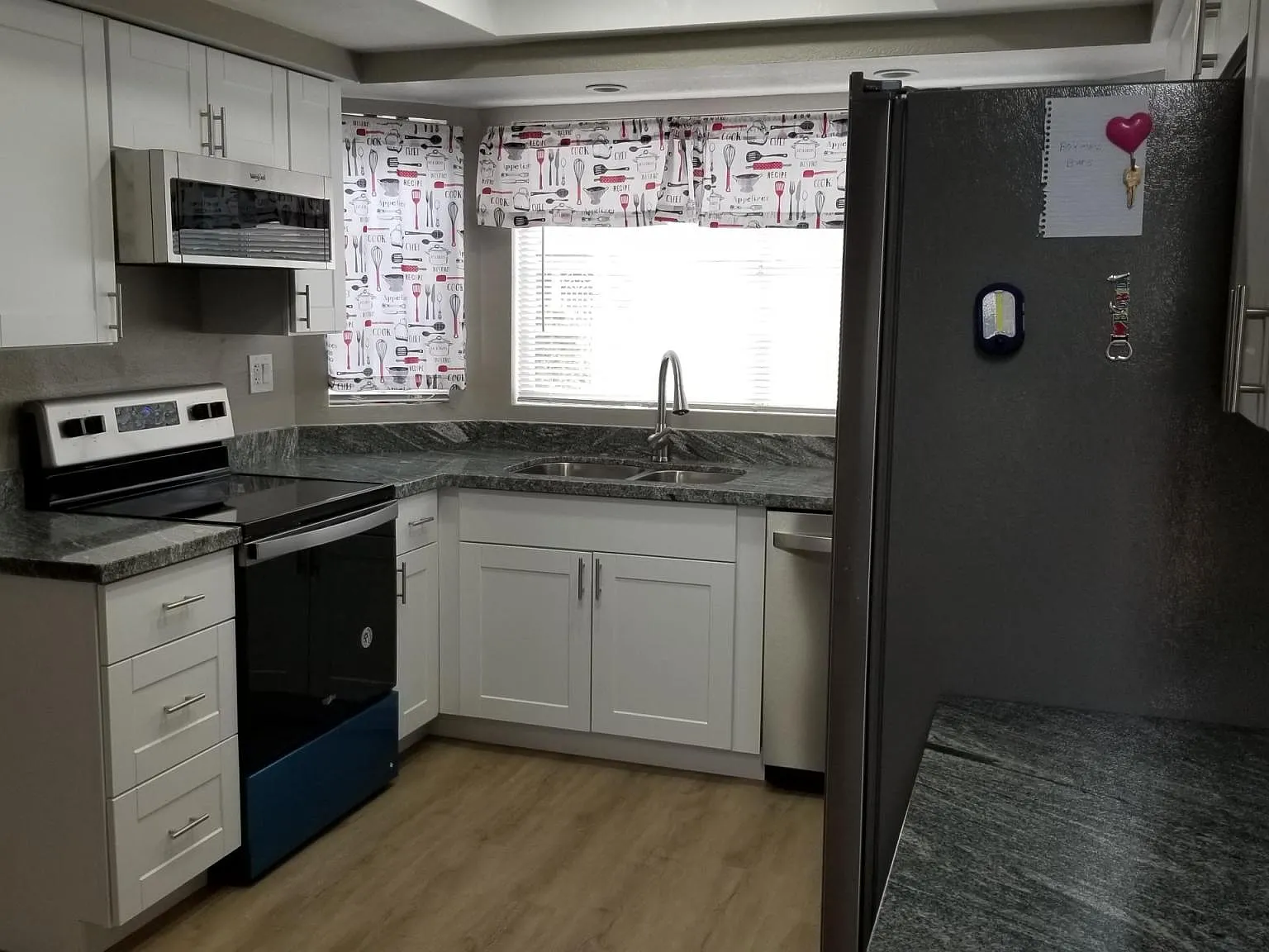 3 bed, 1187 sqft, $2,000 — Photo 2