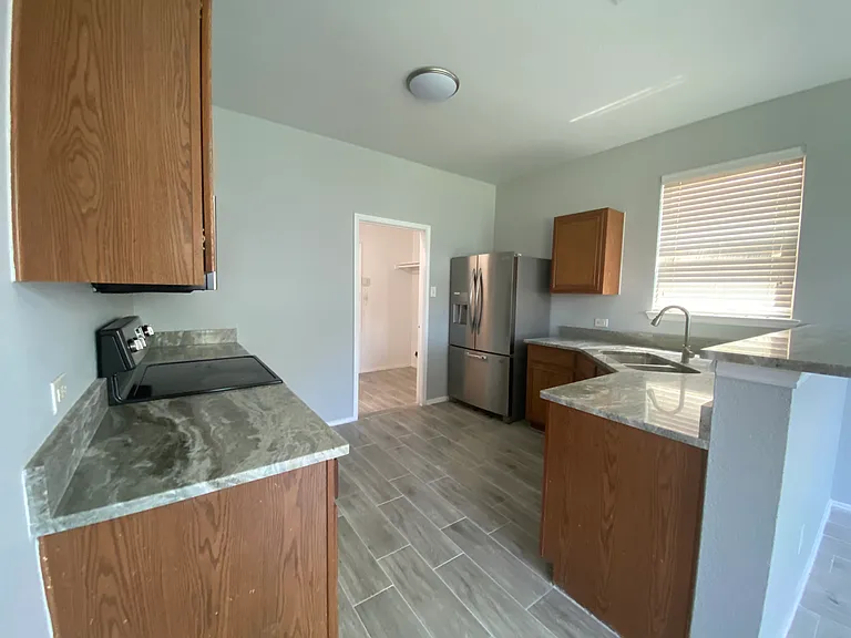 11509 Petunia Dr — Photo 3