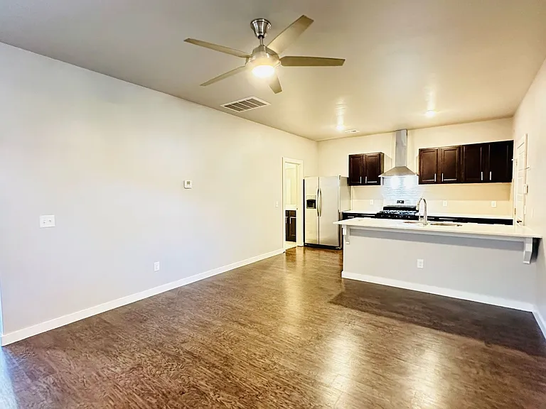 2116 Camino Del Plaza Ln — Photo 4