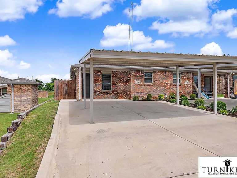 158-160 Crossbow Ct — Photo 15