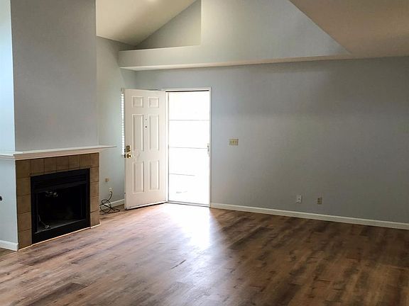 2nd image of 806 Santa Monica Ct