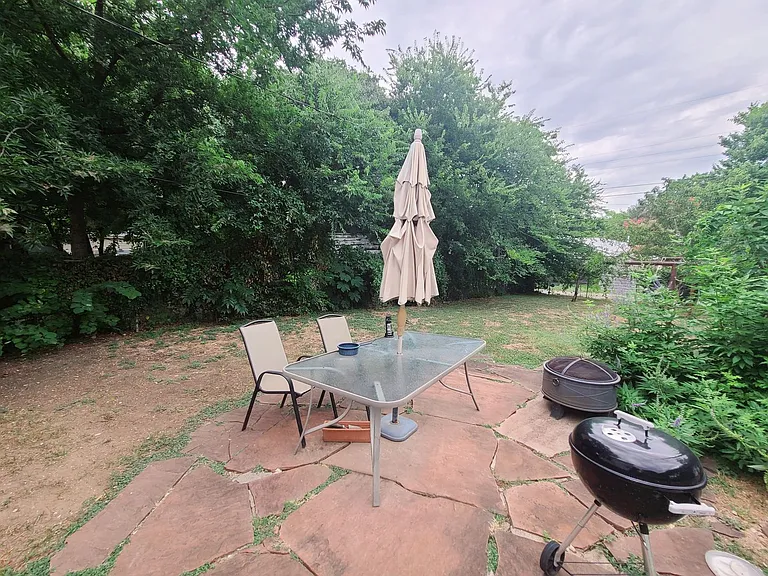1510 S Montreal Ave — Photo 14