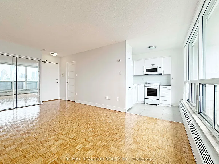 666 Spadina Ave #2107 — Photo 3