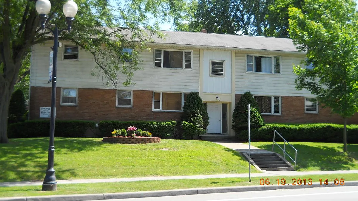 2 bed, 730 sqft, $1,250 — Photo 1