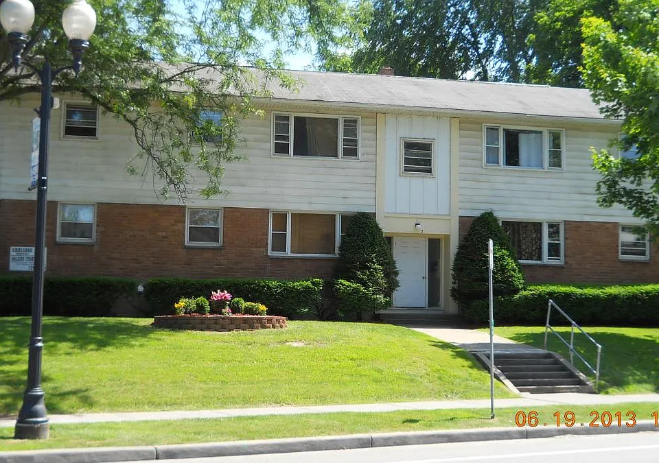 2 Hillside Ct #4