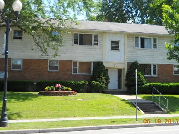 2 Hillside Ct APT 4, Endicott, NY 13760
