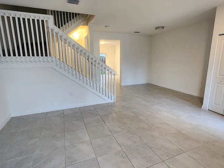 1866 SE 26th Rd — Photo 3