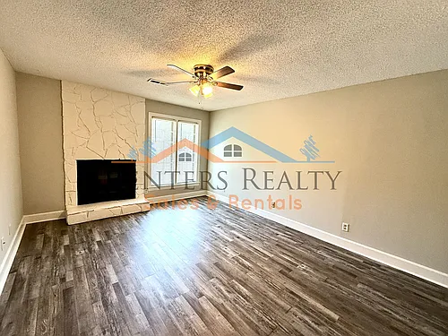 2109 Epworth Dr NE #E Photo 1