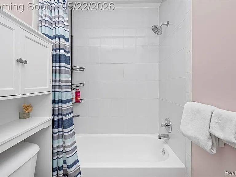 207 N Main St #A — Photo 32