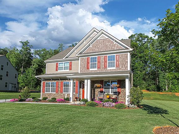 3rd image of 740 Virginia Pine Ln