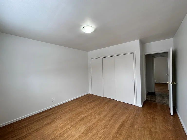 120 Clive Rd #4 — Photo 4