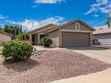 3 bed, 1192 sqft, $2,400 — Photo 4