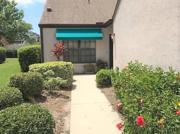 5866 Clubside Dr, Sarasota, FL 34243