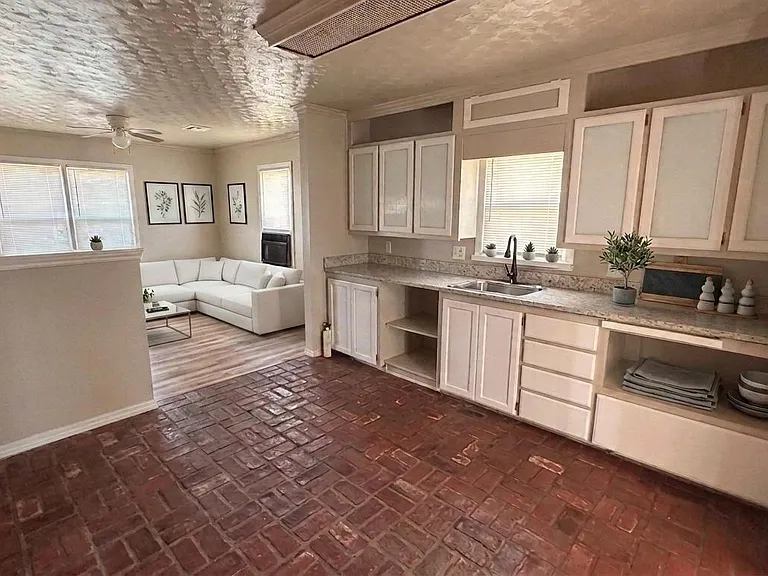 2904 S Portland Ave — Photo 7