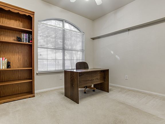 5th image of 4504 Saddleridge Dr