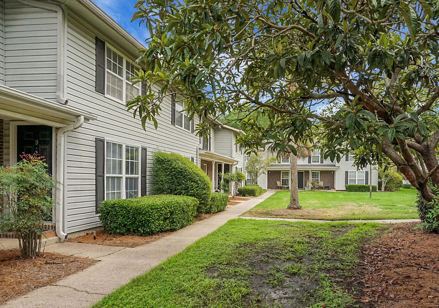 2 bed, 1.5 bath, 924 sqft, $1,700 — Photo 1