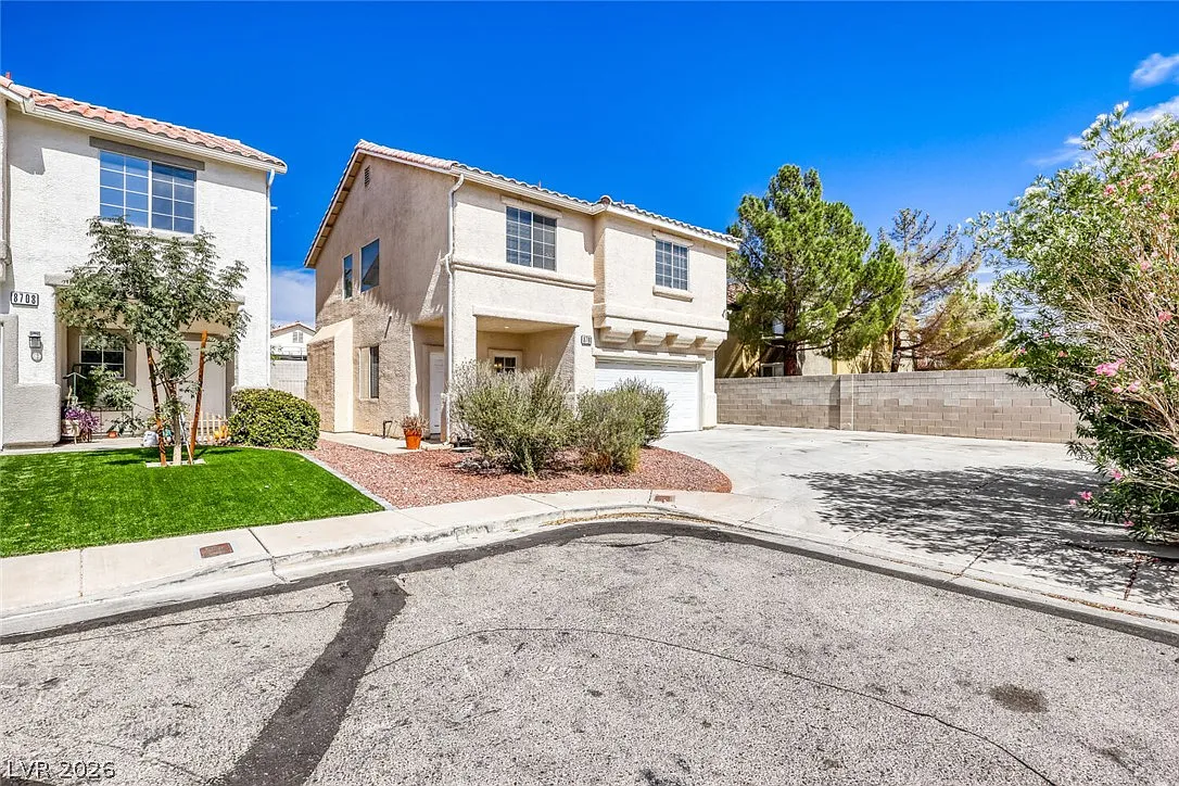 3 bed, 2.5 bath, 1527 sqft, $1,975 — Photo 2