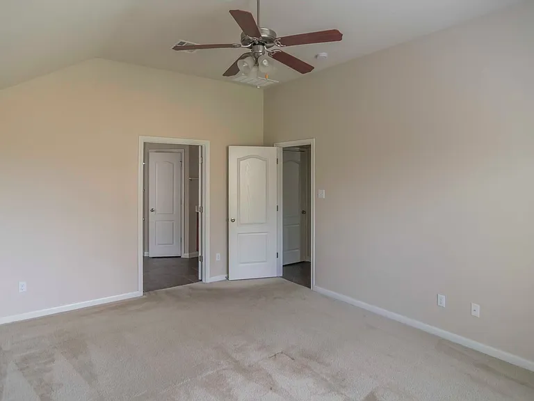 2542 Ravenwood Dr — Photo 12