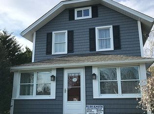 17 Court St, East Islip, NY 11730