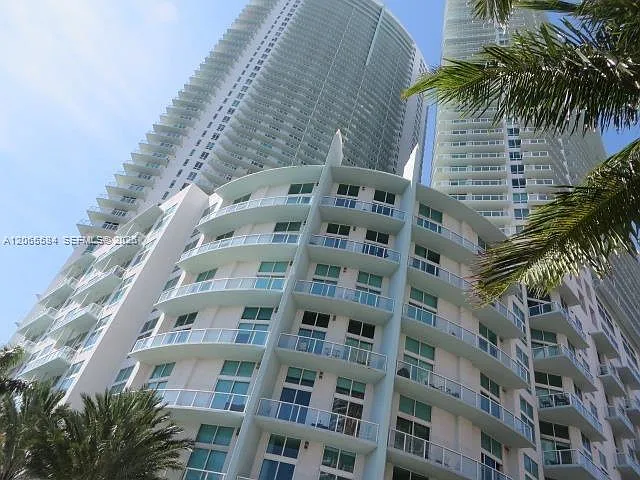 1900 N Bayshore Dr #1707 — Photo 2