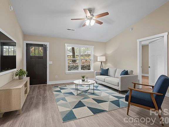 5th image of 996 Cornelius Rd