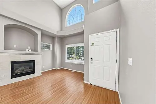 4 bed, 2277 sqft, $2,655 — Photo 3
