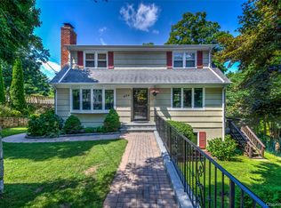 454 Swanson Drive, Thornwood, NY 10594