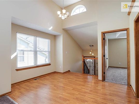 NICE SIZED DINING ROOM